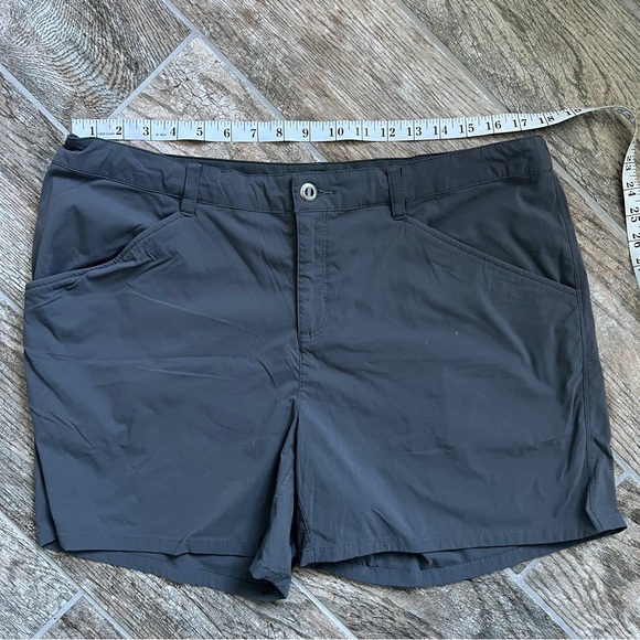 Patagonia Quandary Hiking Shorts, Gray, Women’s Size 16 - Picture 6 of 11